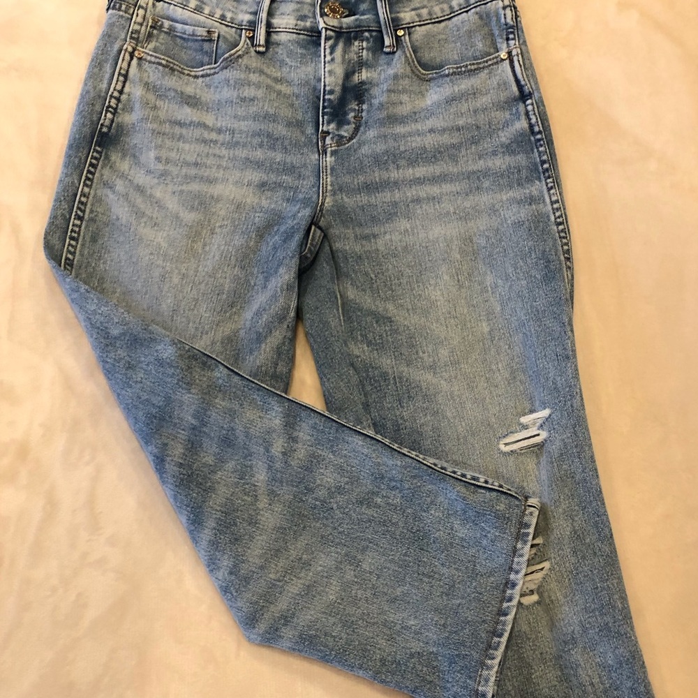 White House Black Market Light Wash Straight Crop Distressed Denims, Size 2